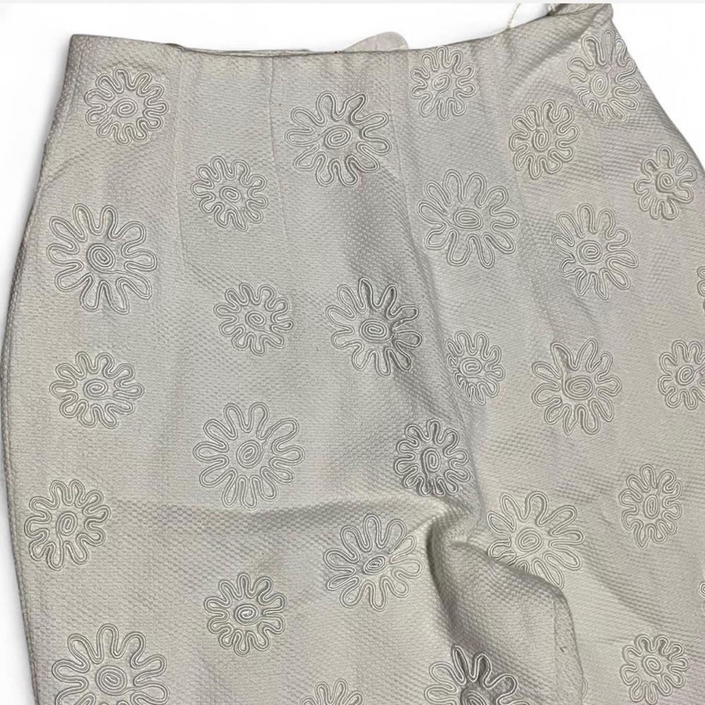 Carmen Marc Valvo Vintage Embroidered Textured Floral White Pants Size 2